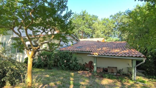 Spacieuse maison de campagne de 244 m² avec piscine