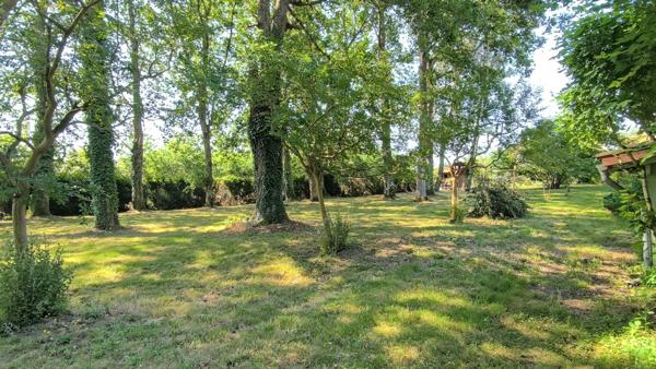 Spacieuse maison de campagne de 244 m² avec piscine