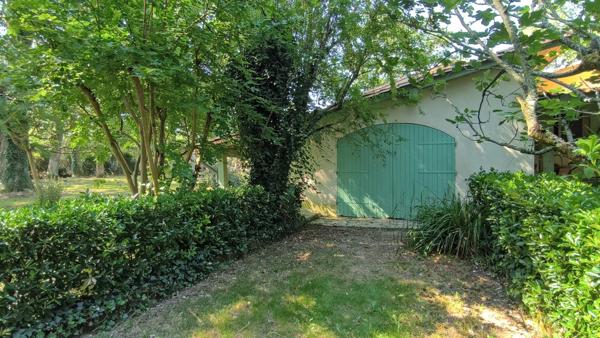 Spacieuse maison de campagne de 244 m² avec piscine