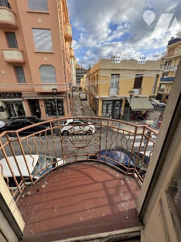 Golfe Juan centre ville  Dans maison bourgeoise appartement 2 pièces 