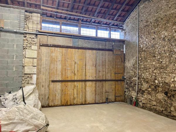 Stationnement à louer    100 m2 Coulounieix-Chamiers