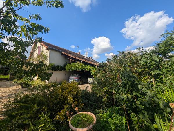 Maison a vendre a Loche sur Indrois - 5 pieces avec jardin spacieux