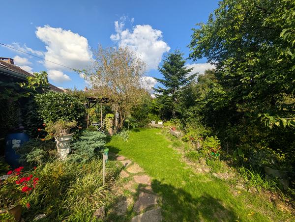 Maison a vendre a Loche sur Indrois - 5 pieces avec jardin spacieux