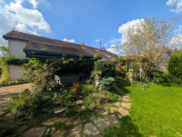 Maison a vendre a Loche sur Indrois - 5 pieces avec jardin spacieux