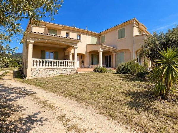 Vente                                                      Maison
                        
                     5 pièces                      202 m2                     à Ajaccio