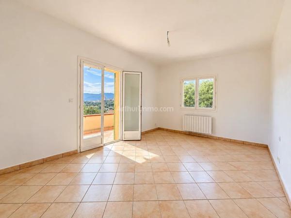 Vente                                                      Maison
                        
                     5 pièces                      202 m2                     à Ajaccio