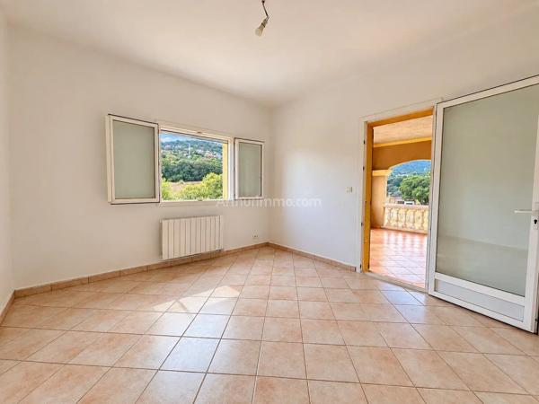 Vente                                                      Maison
                        
                     5 pièces                      202 m2                     à Ajaccio