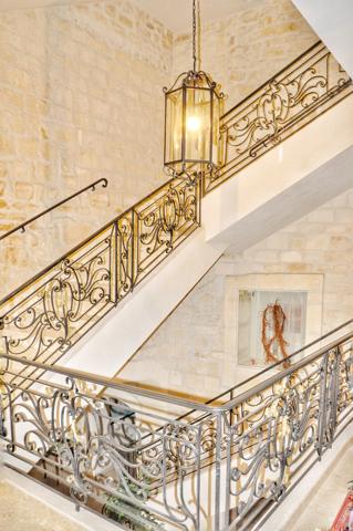 Tarascon (13150) Hôtel à Réinventer : Un Potentiel Unique