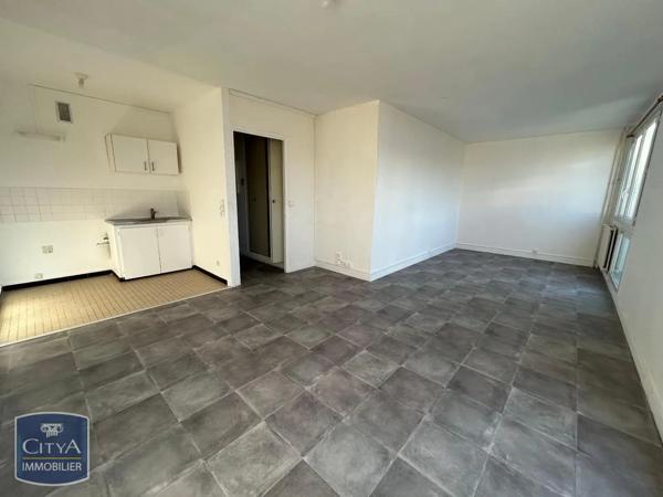 Appartement à louer 1 pièce 36.76m² Évry-Courcouronnes (91000)