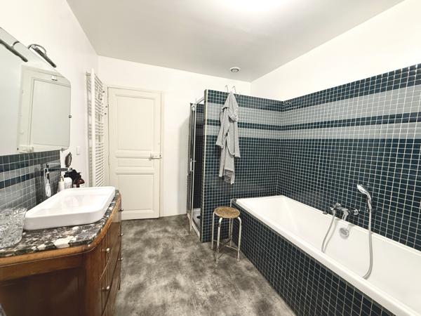 Appartement 3 pièces - 104 m² Exclusivité efficity