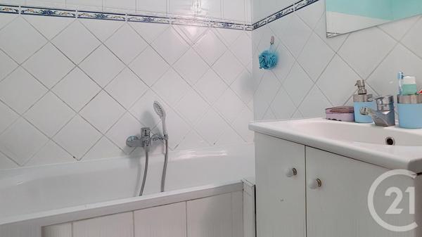 Appartement F2 à vendre  2 pièces - 48,89 m2 MARSEILLE - 13013