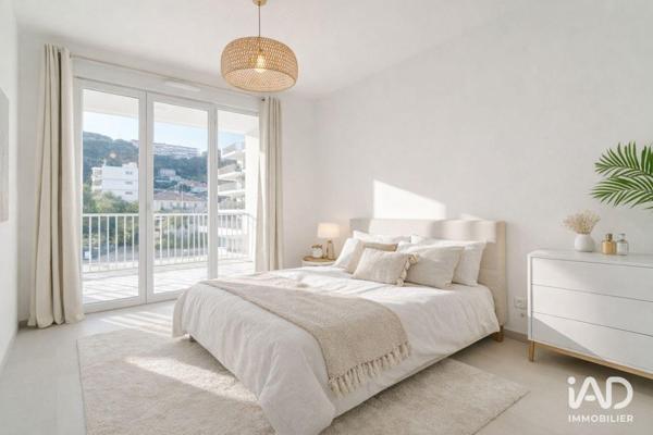 Appartement à vendre 4 pièces 77 m² Saint-Laurent-du-Var