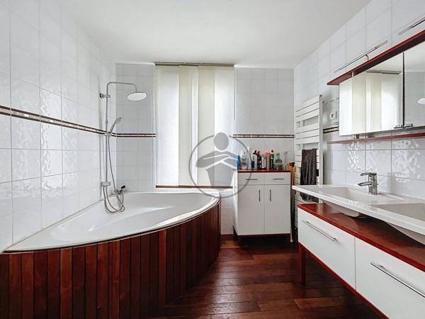 Vente Maison 5 pièces 158 m2 à Saint-Quentin