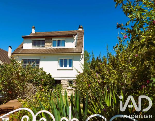 Maison à vendre 6 pièces 152 m² Le Mesnil-Saint-Denis