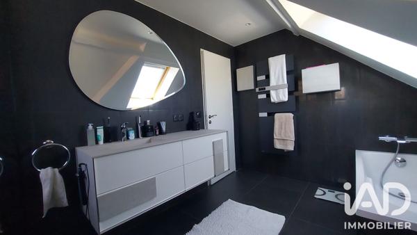 Maison à vendre 6 pièces 152 m² Le Mesnil-Saint-Denis