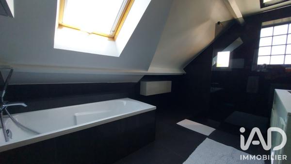 Maison à vendre 6 pièces 152 m² Le Mesnil-Saint-Denis