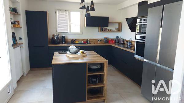 Maison à vendre 6 pièces 152 m² Le Mesnil-Saint-Denis