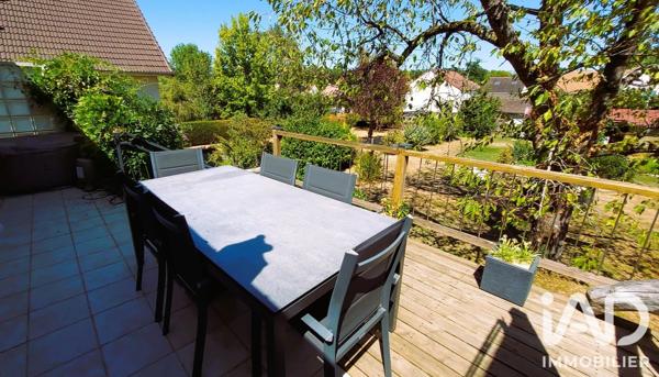 Maison à vendre 6 pièces 152 m² Le Mesnil-Saint-Denis