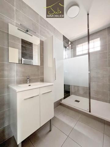 Appartement T4 avec balcon/cave/parking dans résidence avec ascenseur.