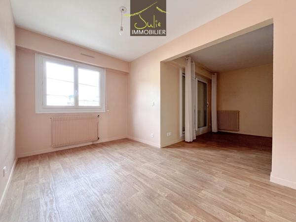 Appartement T4 avec balcon/cave/parking dans résidence avec ascenseur.