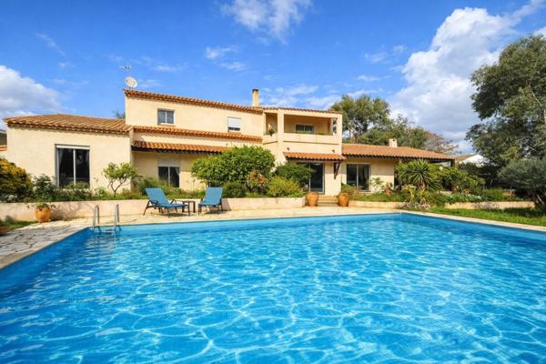 Villa d’architecte méditerranéenne avec piscine et parc arboré de 2 159 m² – Narbonne