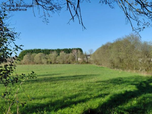 A Morlaas, Terrain à vendre de 1 272,00 m² plat viabilisé