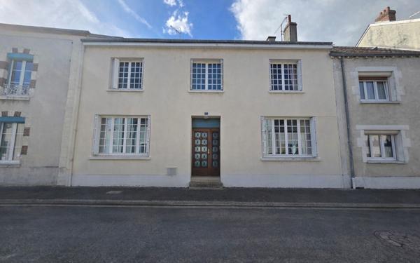 Maison à vendre    5 pièces •  Toury