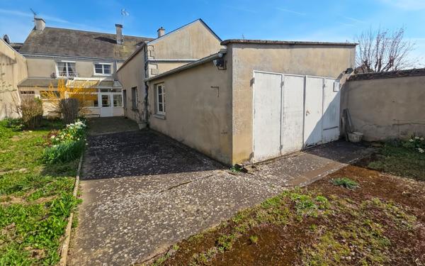 Maison à vendre    5 pièces •  Toury