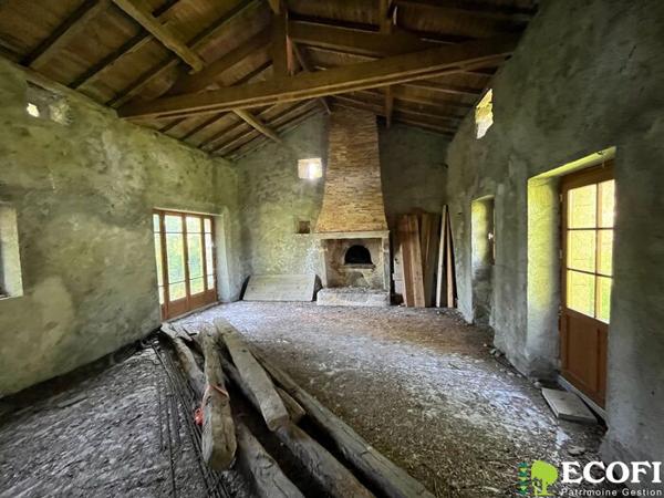Maison en pierre à rénover