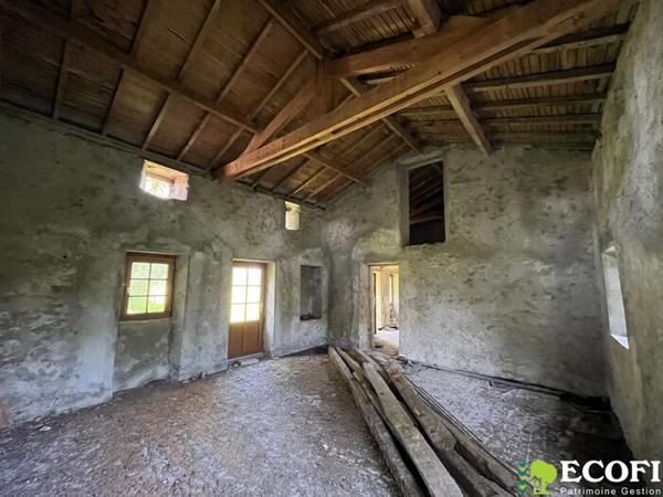 Maison en pierre à rénover