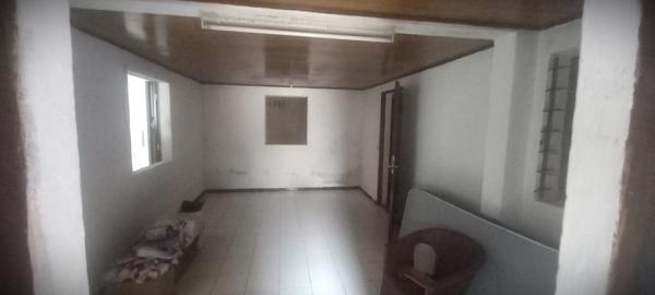 Maison mitoyenne à restaurer de 143 m² à LA CHALOUPE