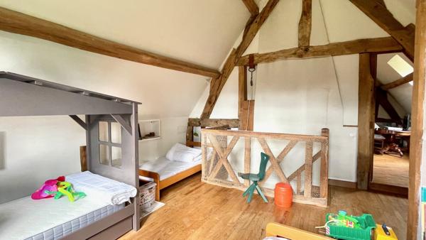 Propriete
                                                                                                                                                                                                                                                                                                                        6 pièce(s)                                                                                                                                                                                                          4 chambre(s)                                                                                                                                                                                                          125  m²
