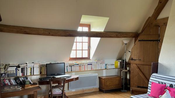 Propriete
                                                                                                                                                                                                                                                                                                                        6 pièce(s)                                                                                                                                                                                                          4 chambre(s)                                                                                                                                                                                                          125  m²