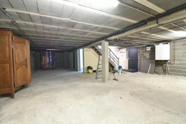 VILLA DE PLAIN PIED 5 CHAMBRES SUR GRAND SOUS SOL + TERRAIN