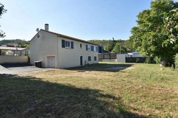 VILLA DE PLAIN PIED 5 CHAMBRES SUR GRAND SOUS SOL + TERRAIN