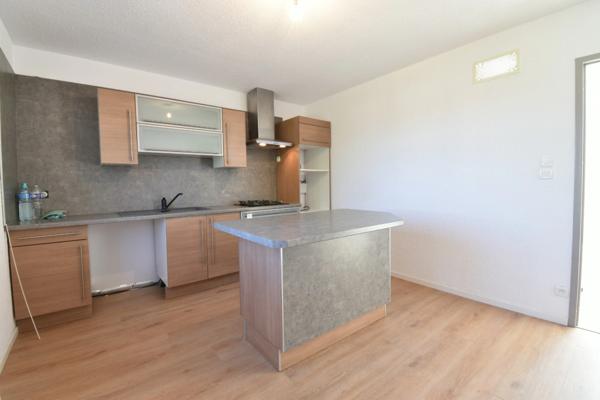 VILLA DE PLAIN PIED 5 CHAMBRES SUR GRAND SOUS SOL + TERRAIN