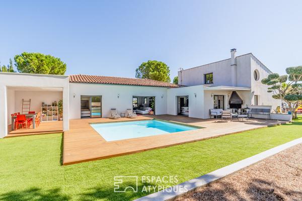 Villa de plain-pied avec piscine avec appartement indépendant et terrain constructible