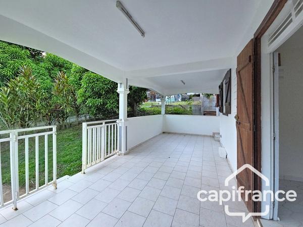 À LOUER – BAS DE VILLA T5 DE 131 M² – SECTION LABROUSSE LE GOSIER (971)