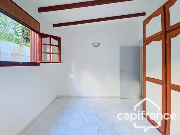 À LOUER – BAS DE VILLA T5 DE 131 M² – SECTION LABROUSSE LE GOSIER (971)
