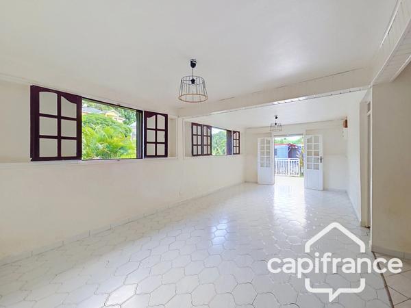 À LOUER – BAS DE VILLA T5 DE 131 M² – SECTION LABROUSSE LE GOSIER (971)