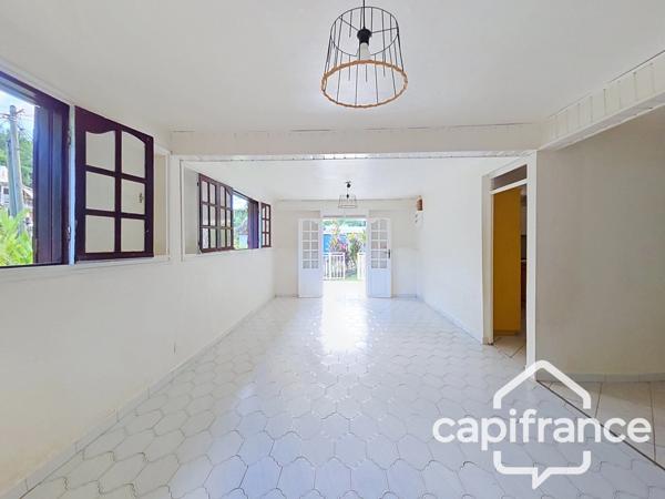 À LOUER – BAS DE VILLA T5 DE 131 M² – SECTION LABROUSSE LE GOSIER (971)