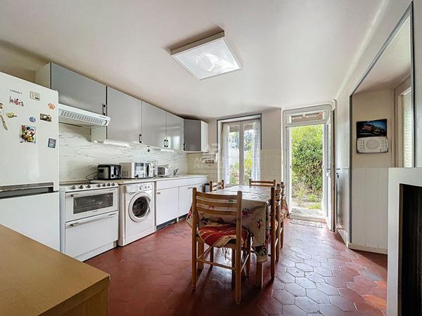 Maison Montesson €724 500 ** - Référence 161439