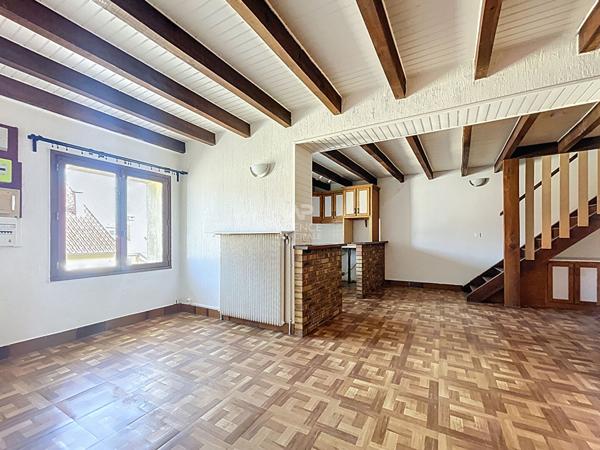 Maison Montesson €724 500 ** - Référence 161439