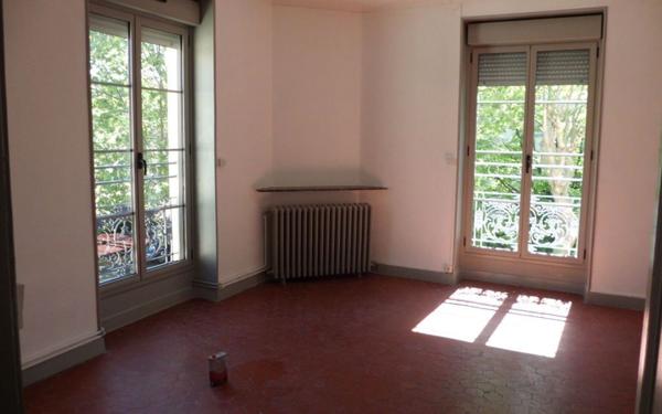 Appartement à louer    3 pièces •  Nîmes