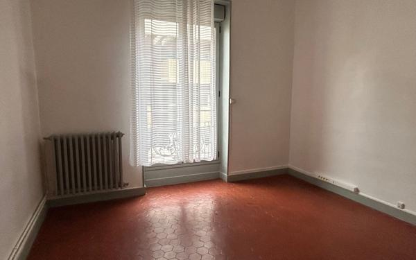 Appartement à louer    3 pièces •  Nîmes