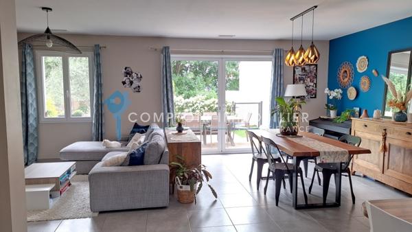 Maison
                                                                                                                                                                                                                                                                                                                        4 pièce(s)                                                                                                                                                                                                          3 chambre(s)                                                                                                                                                                                                          102  m²