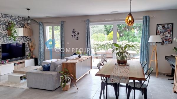 Maison
                                                                                                                                                                                                                                                                                                                        4 pièce(s)                                                                                                                                                                                                          3 chambre(s)                                                                                                                                                                                                          102  m²