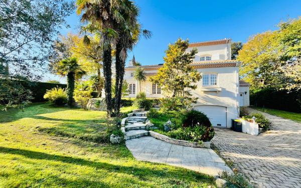 Maison à vendre    6 pièces •  Royan