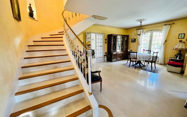 Maison à vendre    6 pièces •  Royan