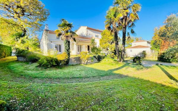 Maison à vendre    6 pièces •  Royan